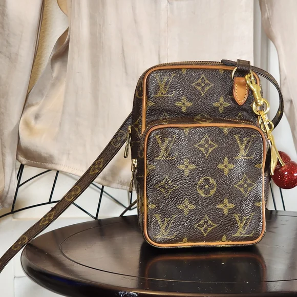 Louis Vuitton Amazone Brown Monogram Bag - Picture 17 of 17